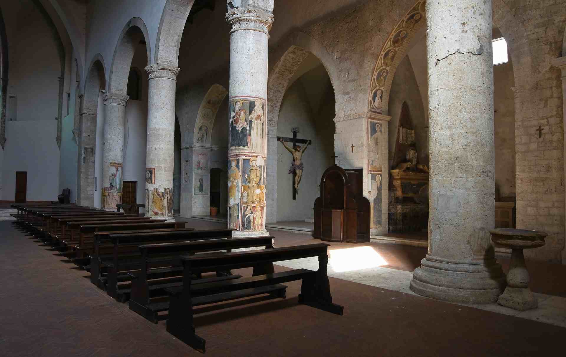 Interno della Chiesa di San Francesco a Narni