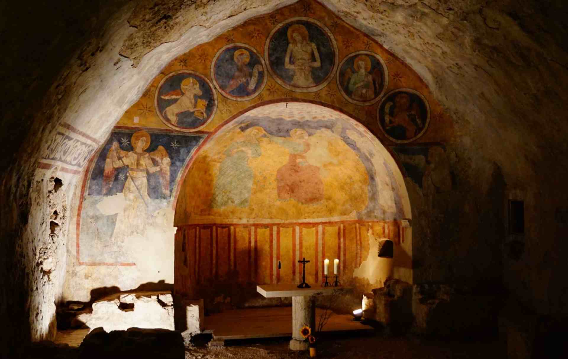 chiesa-santa-maria-della-rupe-narni-sotterranea (2) Gli affreschi della chiesa rupestre di Santa Maria della Rupe, prima sala del percorso di Narni Sotterranea a Narni in Umbria