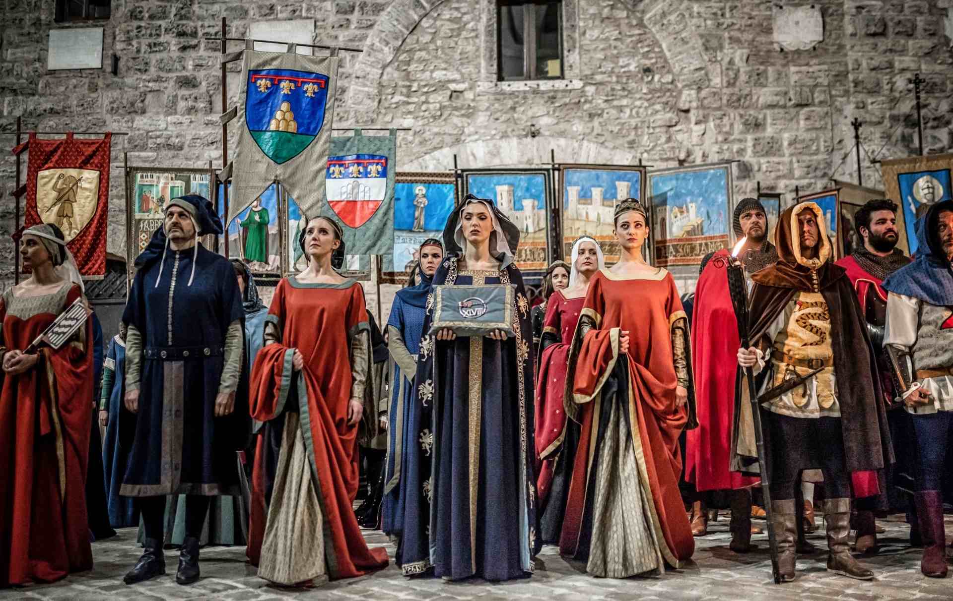 Gran Corteo Storico della Corsa all'Anello in Piazza dei Priori a Narni