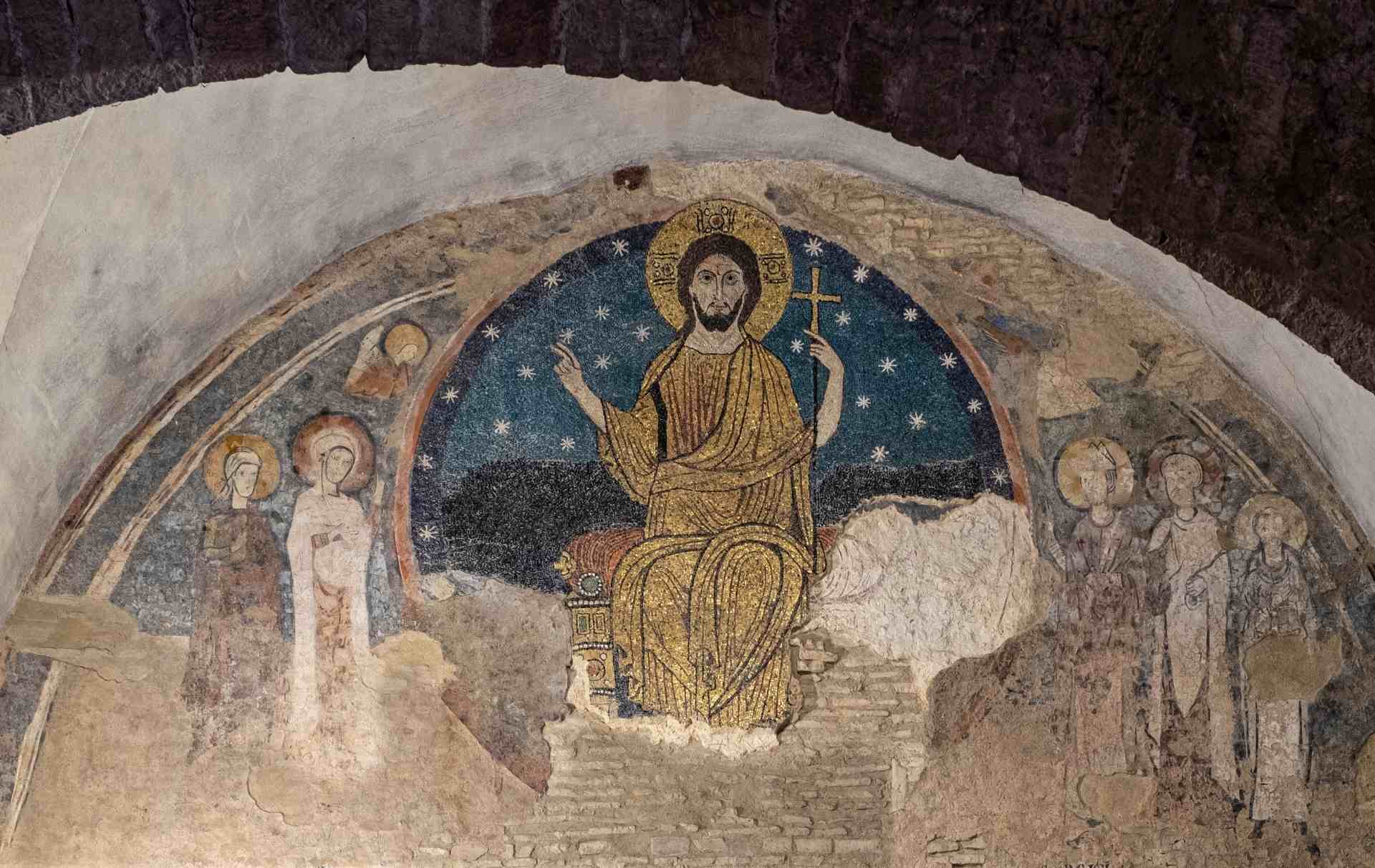 Mosaico col Cristo benedicente del XII secolo all'interno della Cattedrale di San Giovenale di Narni