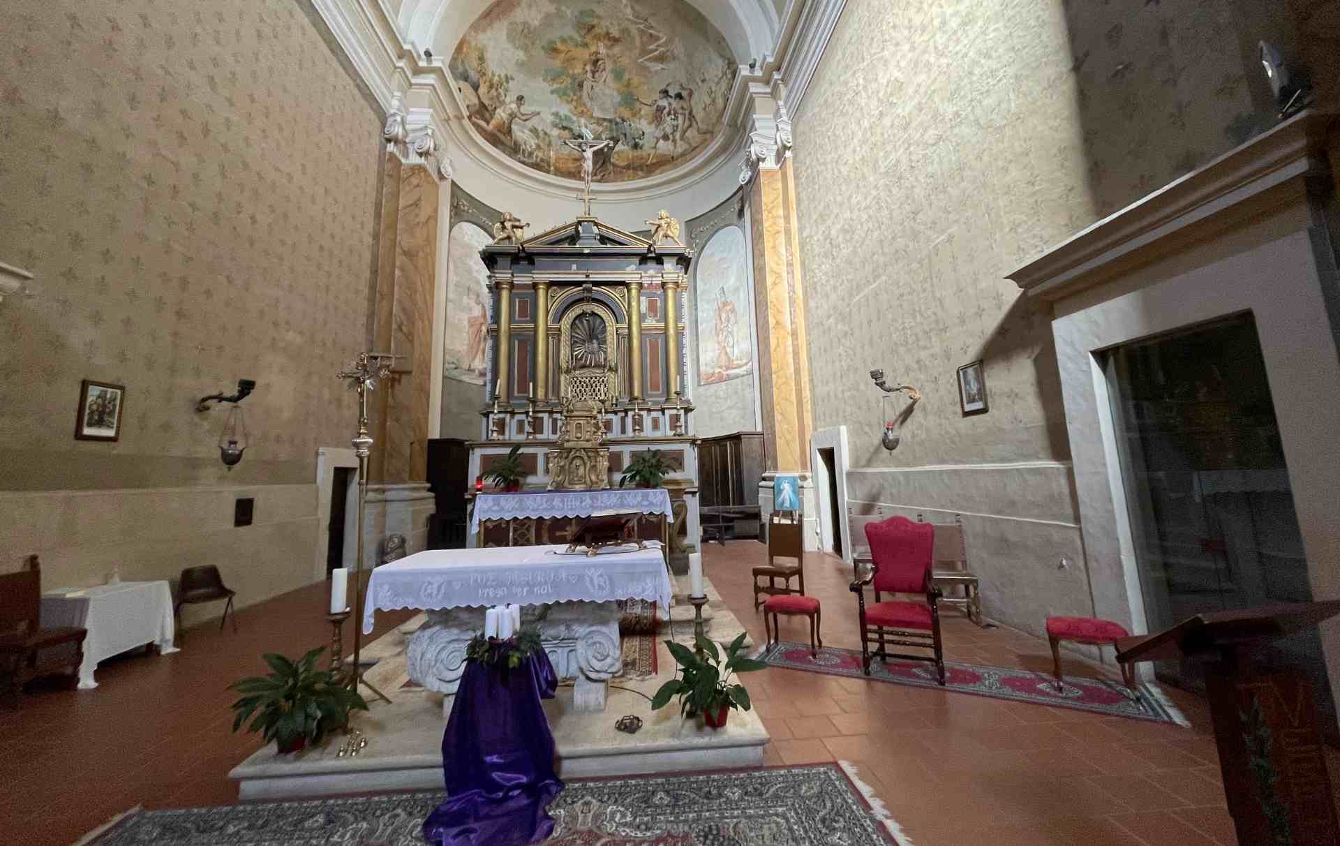 Altare della Chiesa di Santa Maria della Cerqua