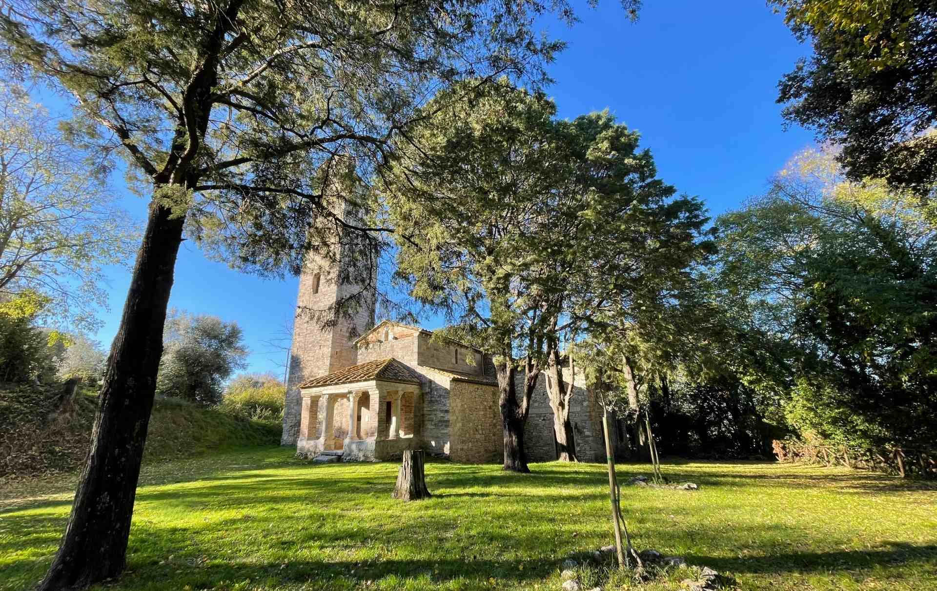 Esterno della Chiesa di Santa Pudenziana in località Visciano di Narni