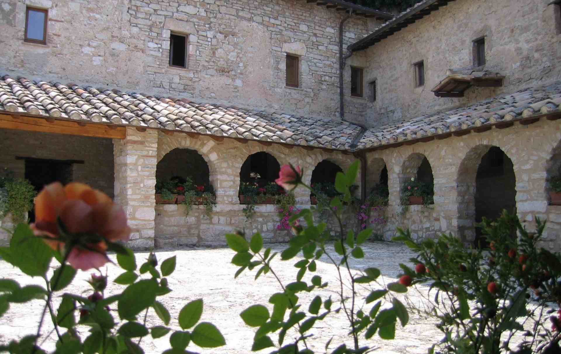 Il chiostro del Convento all'interno del complesso del Sacro Speco di Narni