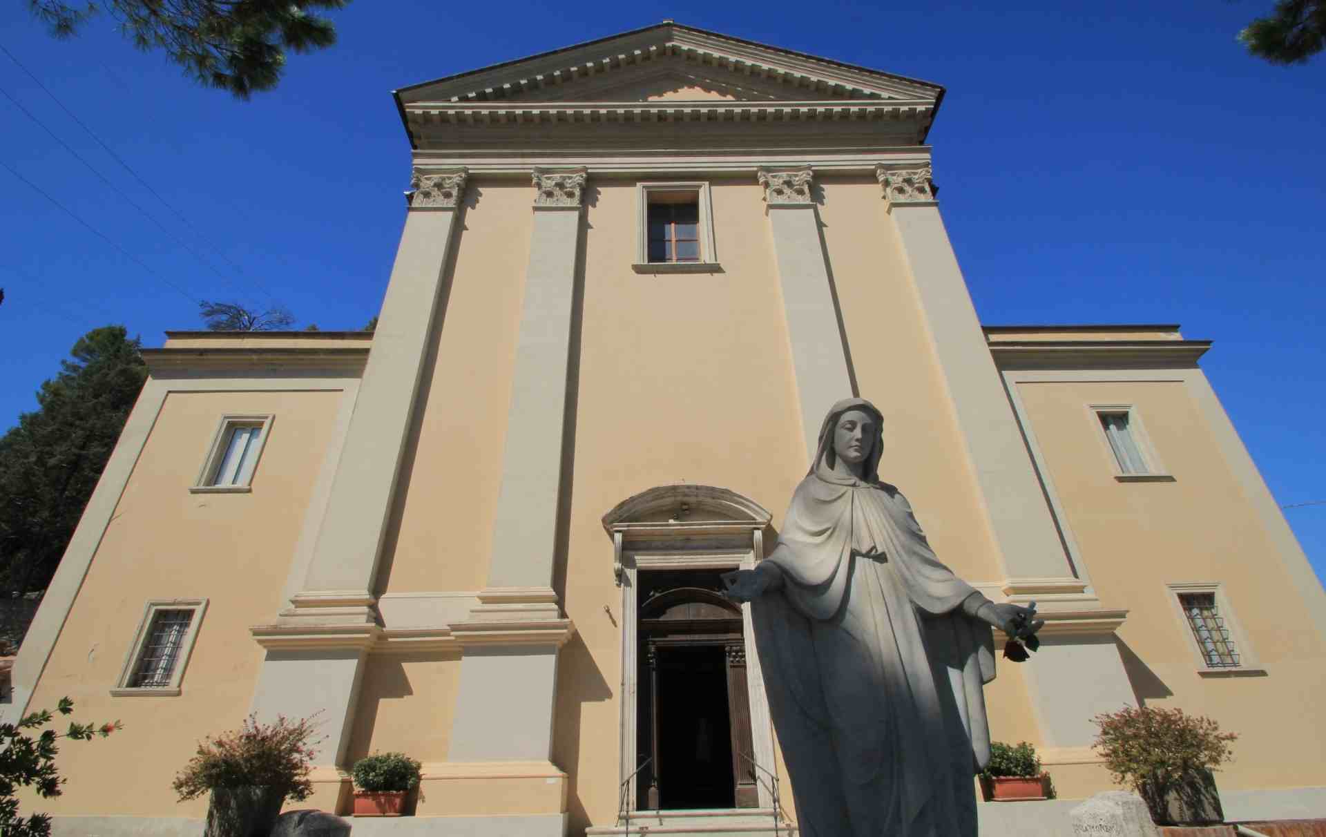 Facciata del Santuario della Madonna del Ponte