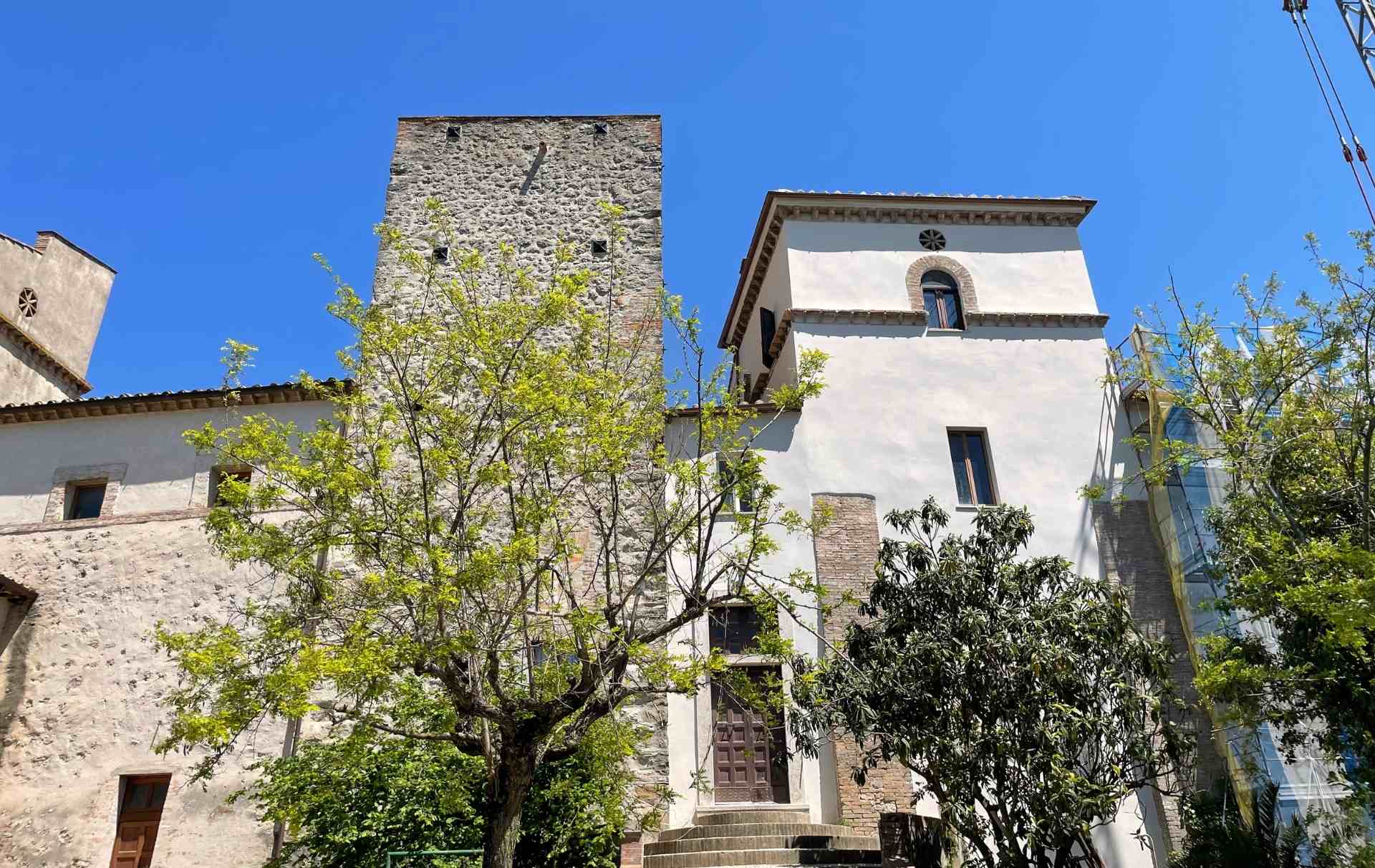 Il Palazzo di Guadamello, complesso creato attraverso l'accorpamento di diverse case torre