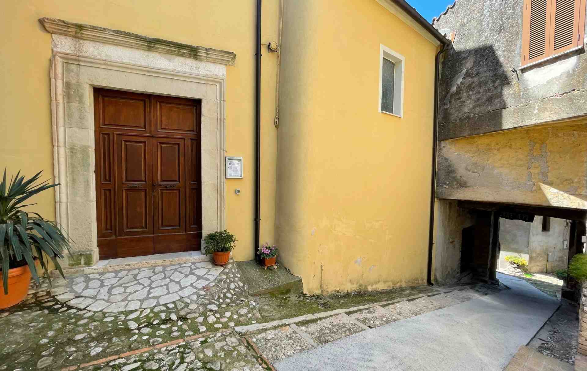 Facciata della Chiesa di San Pietro e Paolo di Narni