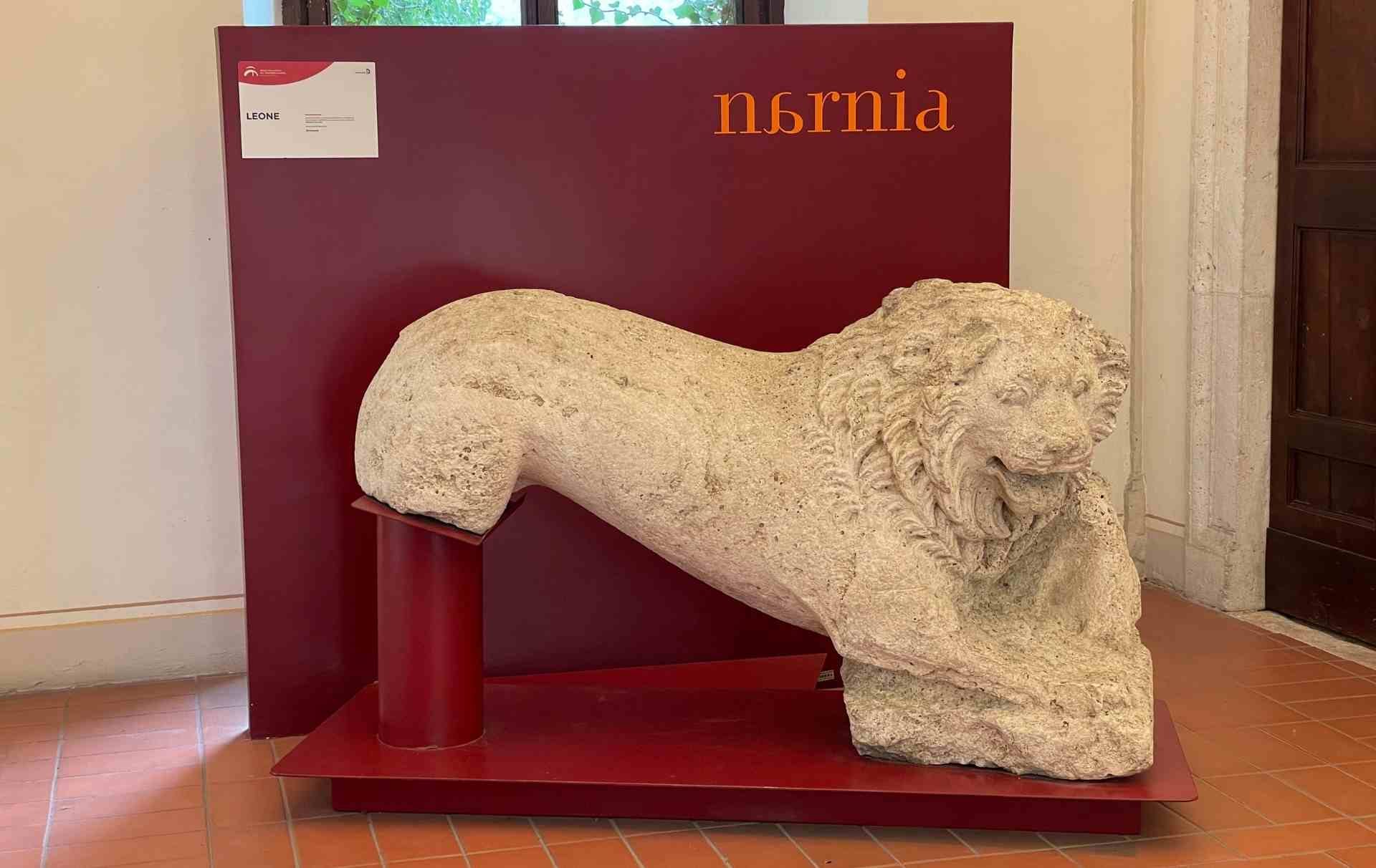 Leone funerario all'interno del museo di Narni in Palazzo Eroli