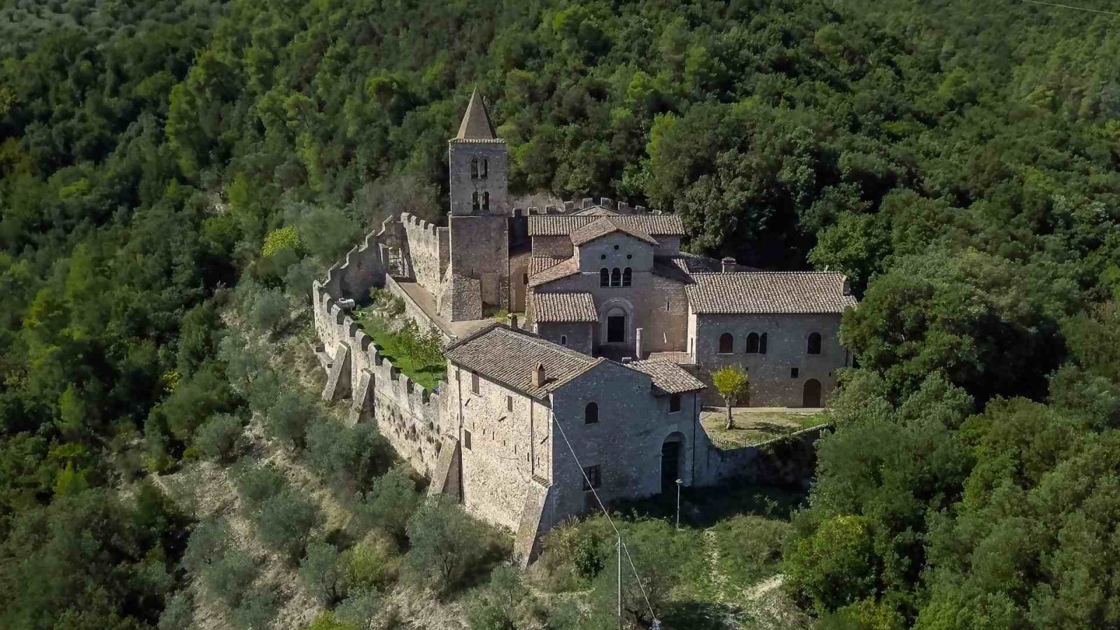 Vista aerea dell'Abbazia di San Cassiano a Narni