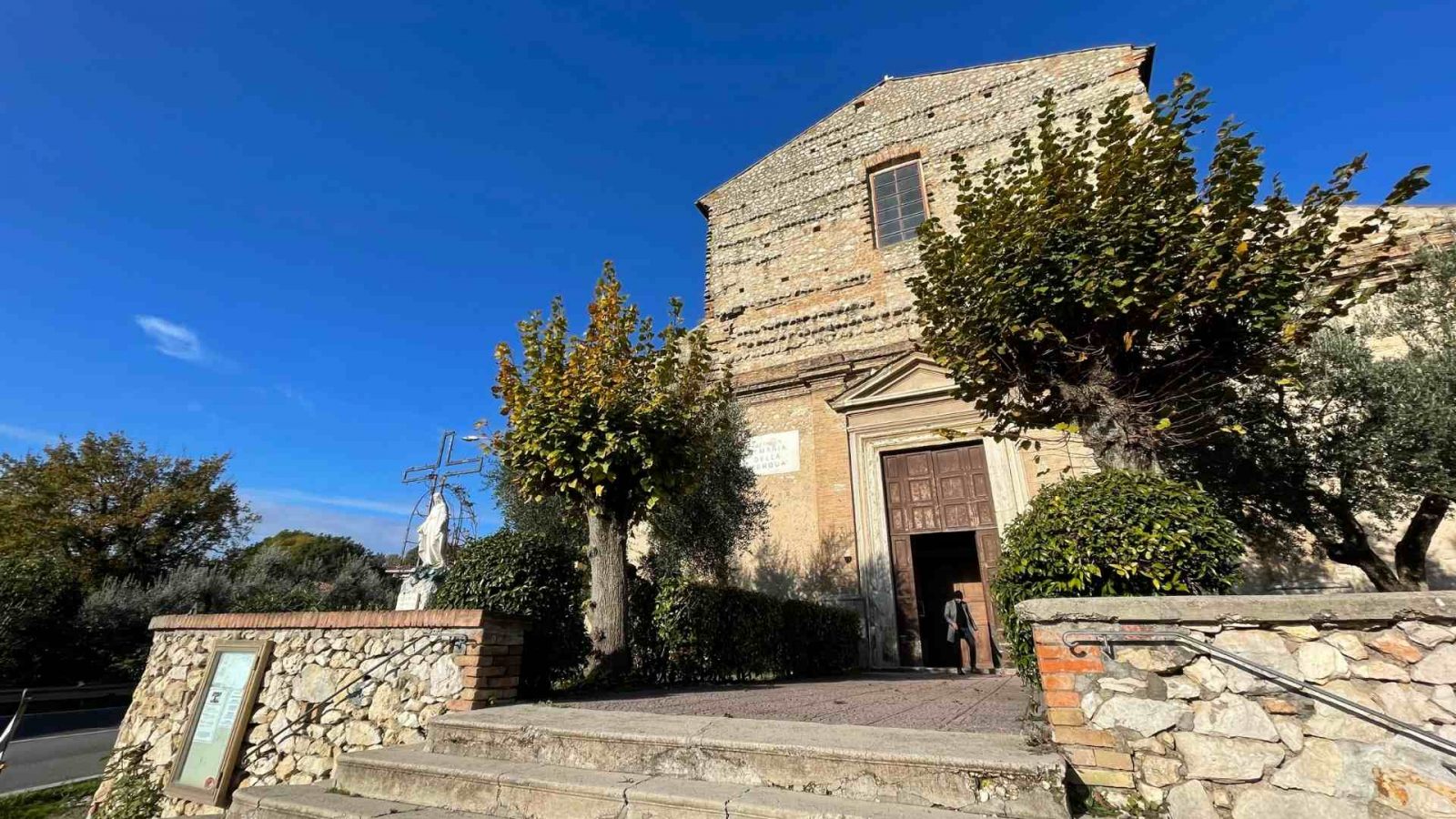 Facciata della Chiesa di Santa Maria della Cerqua