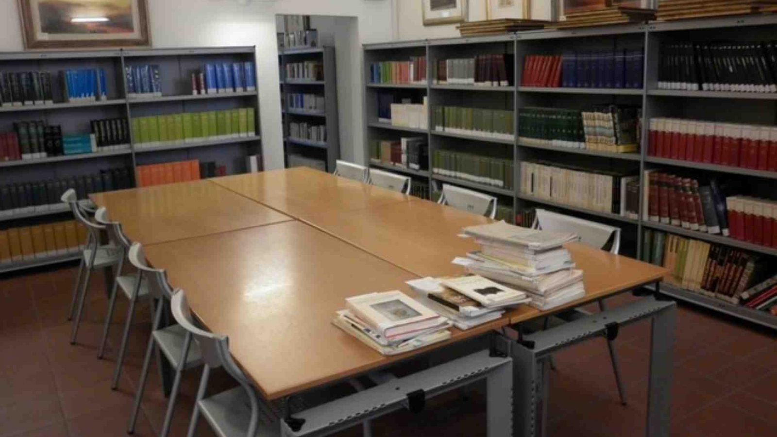 Stanza di consultazione della biblioteca comunale di Narni in Palazzo Eroli