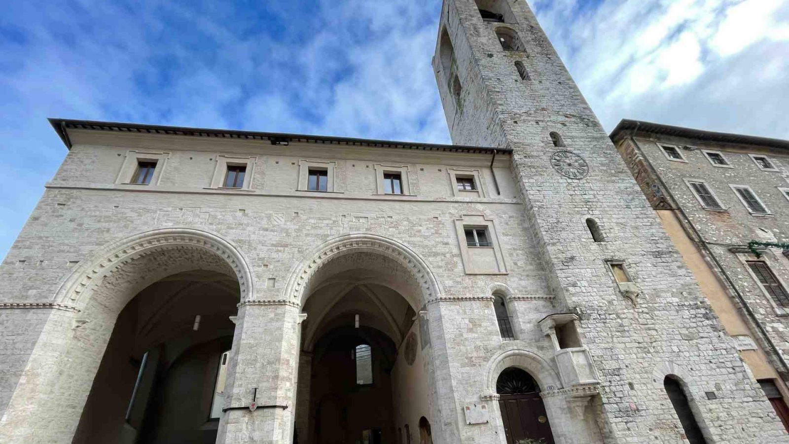 palazzo dei priori e porticol degli scolopi Palazzo dei Priori di Narni